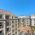 Stunning 1 Bedroom Apartment In Port De La Mer