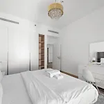 Stunning 1 Bedroom Apartment In Port De La Mer