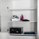 Stunning 1 Bedroom Apartment In Port De La Mer