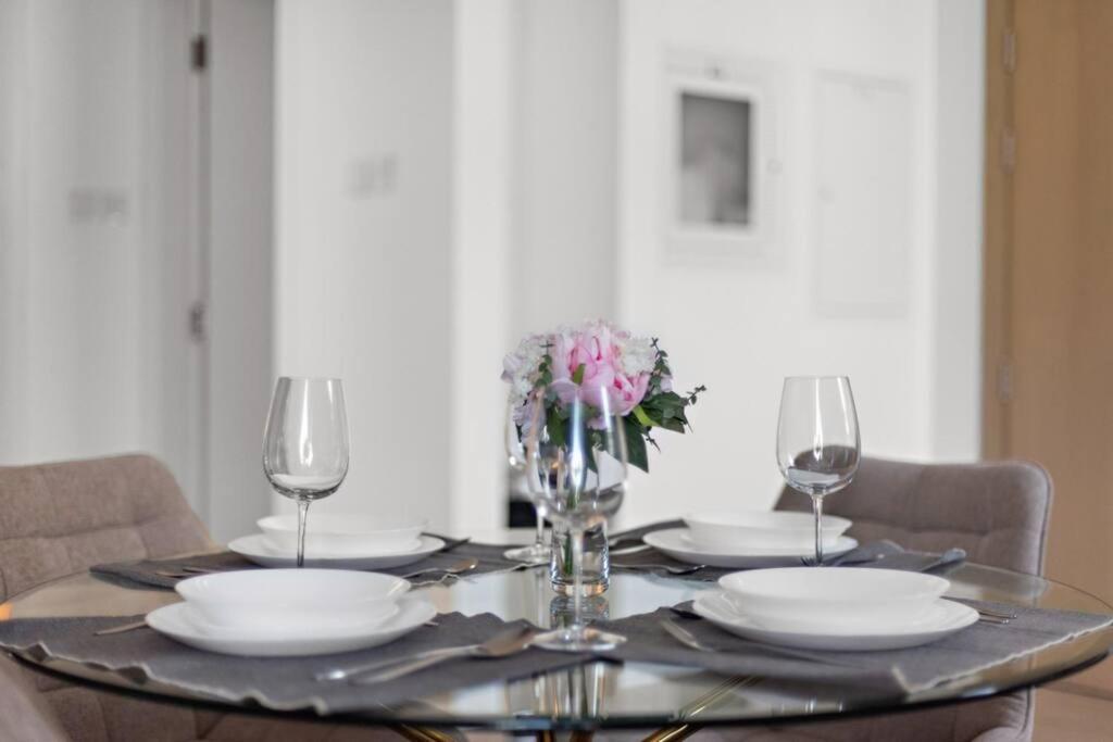 Stunning 1 Bedroom In Port De La Apartment Dubai